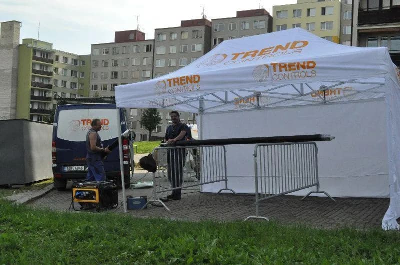 Oprava zemních rozvodů teplé vody a cirkulace, K výzkumným ústavům