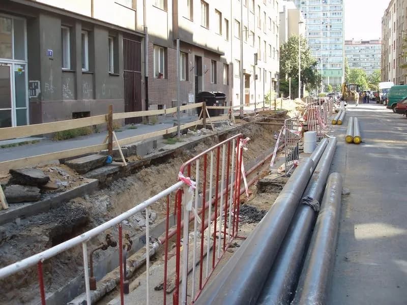 Horkovodní přípojka - K Louži, Praha 10