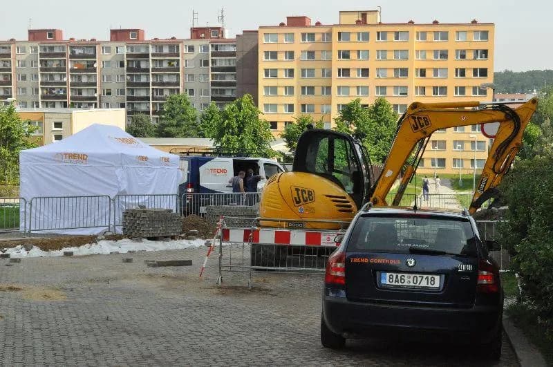 Oprava zemních rozvodů teplé vody a cirkulace, K výzkumným ústavům