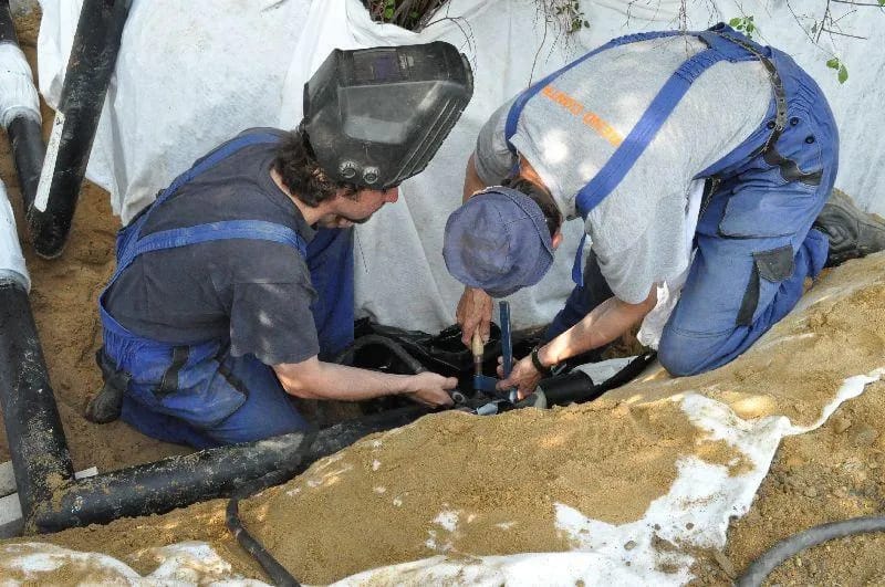 Oprava zemních rozvodů teplé vody a cirkulace, K výzkumným ústavům