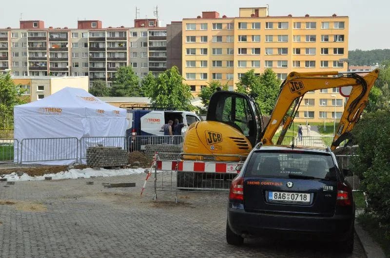 Oprava zemních rozvodů teplé vody a cirkulace, K výzkumným ústavům