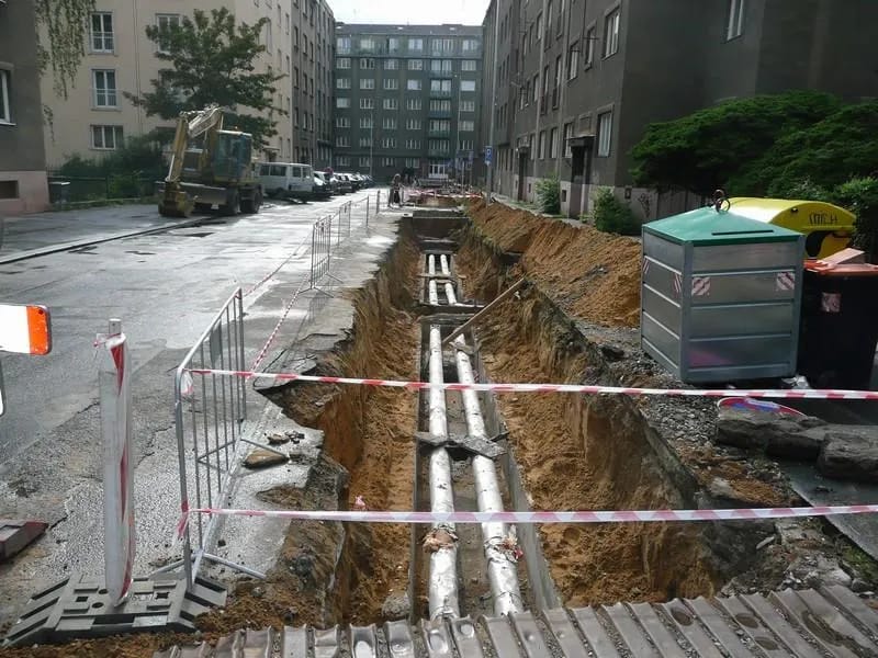 Horkovodní přípojka - K Louži, Praha 10